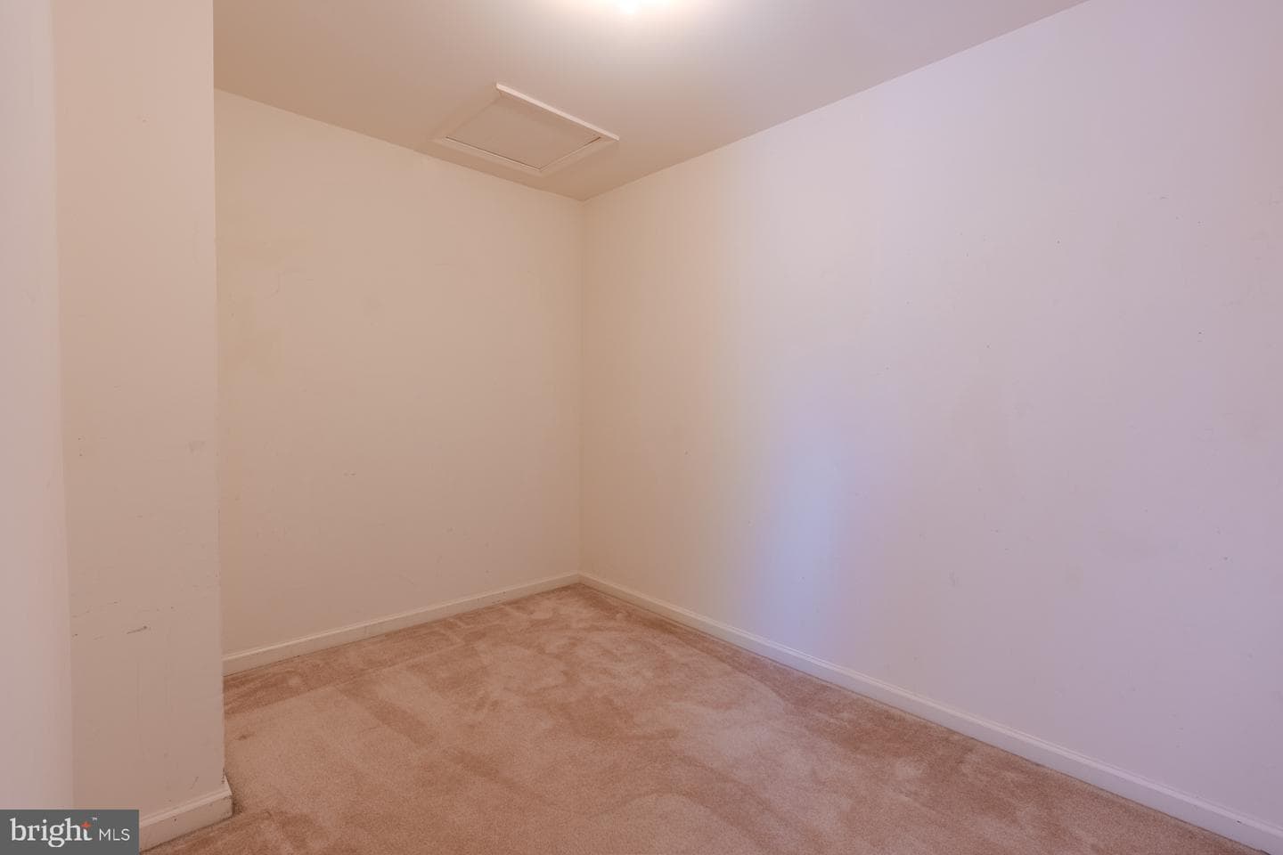 305 Stonegate Road photo 33