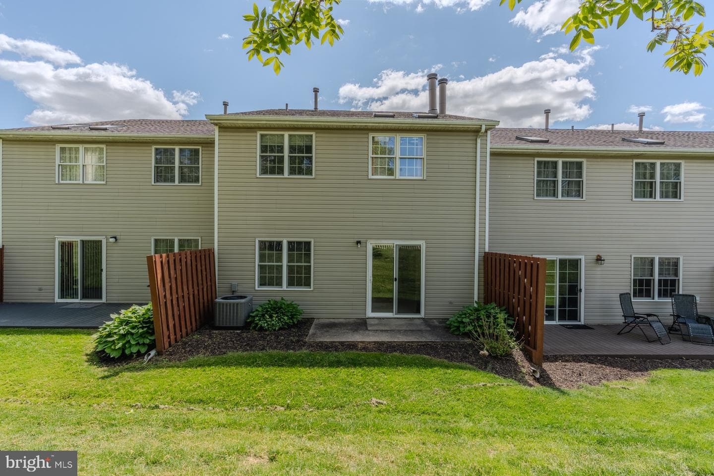 305 Stonegate Road photo 5