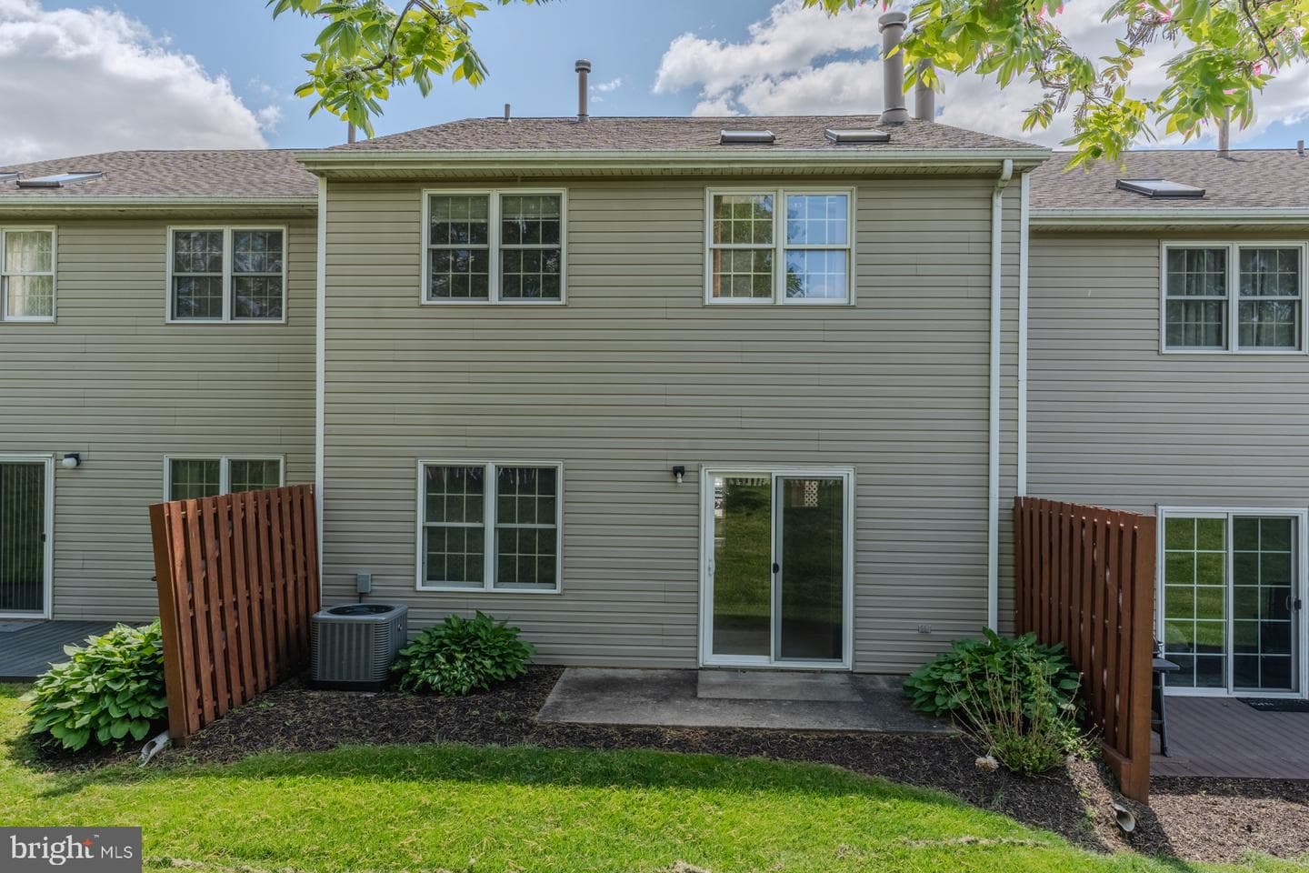 305 Stonegate Road photo 6