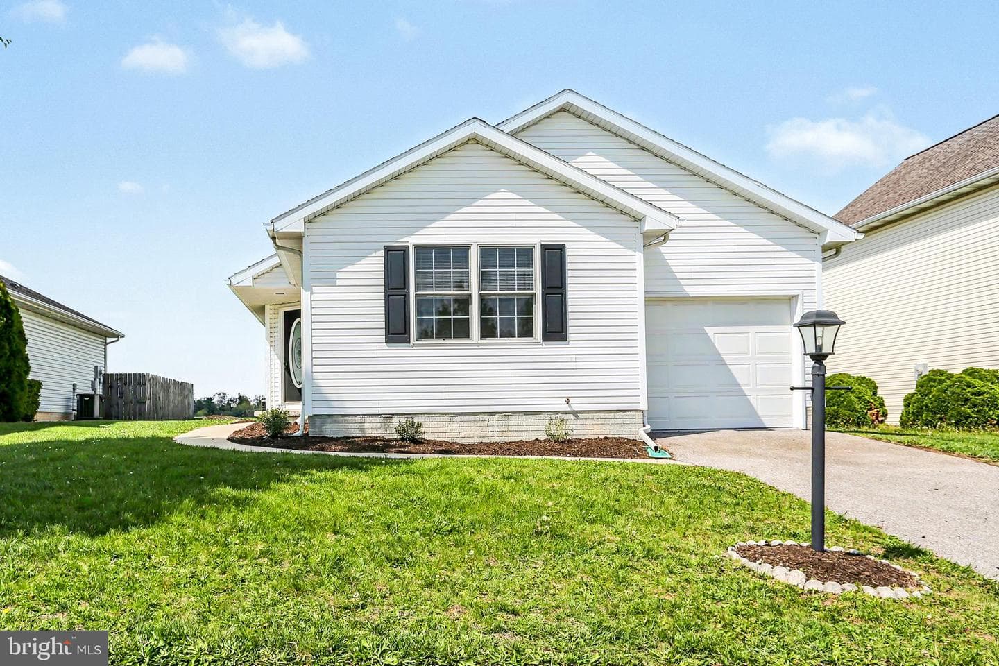 1443 Wanda Drive photo 2