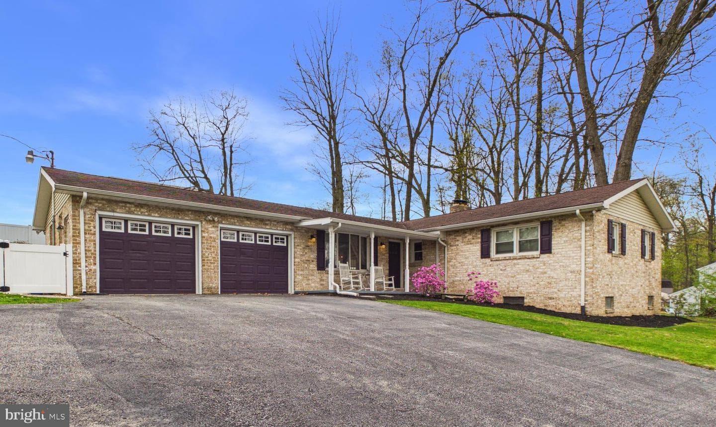 6105 Eyster Avenue, Spring Grove