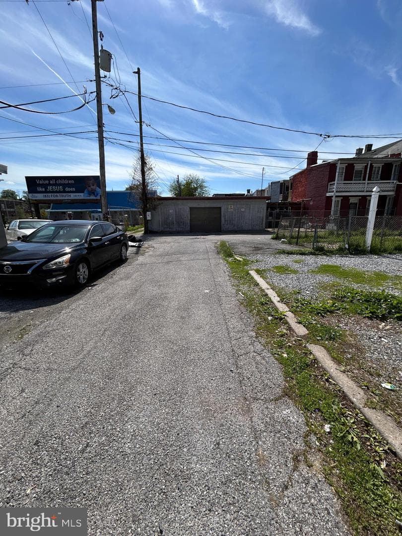 450 E Walnut Street photo 12