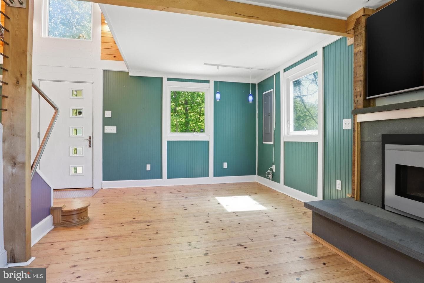 293 Grove Road photo 11