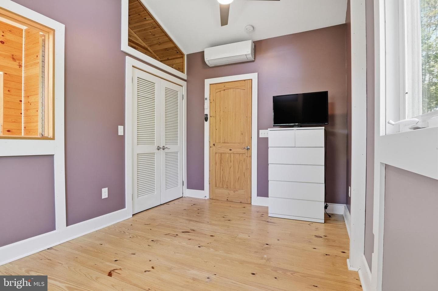 293 Grove Road photo 16