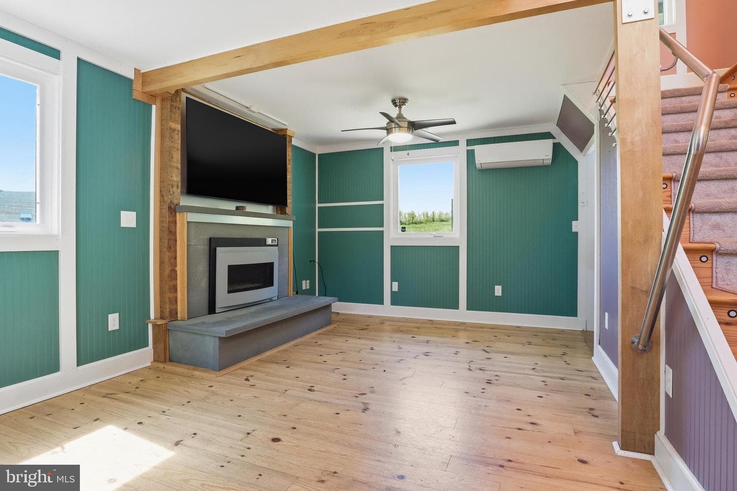 293 Grove Road photo 9