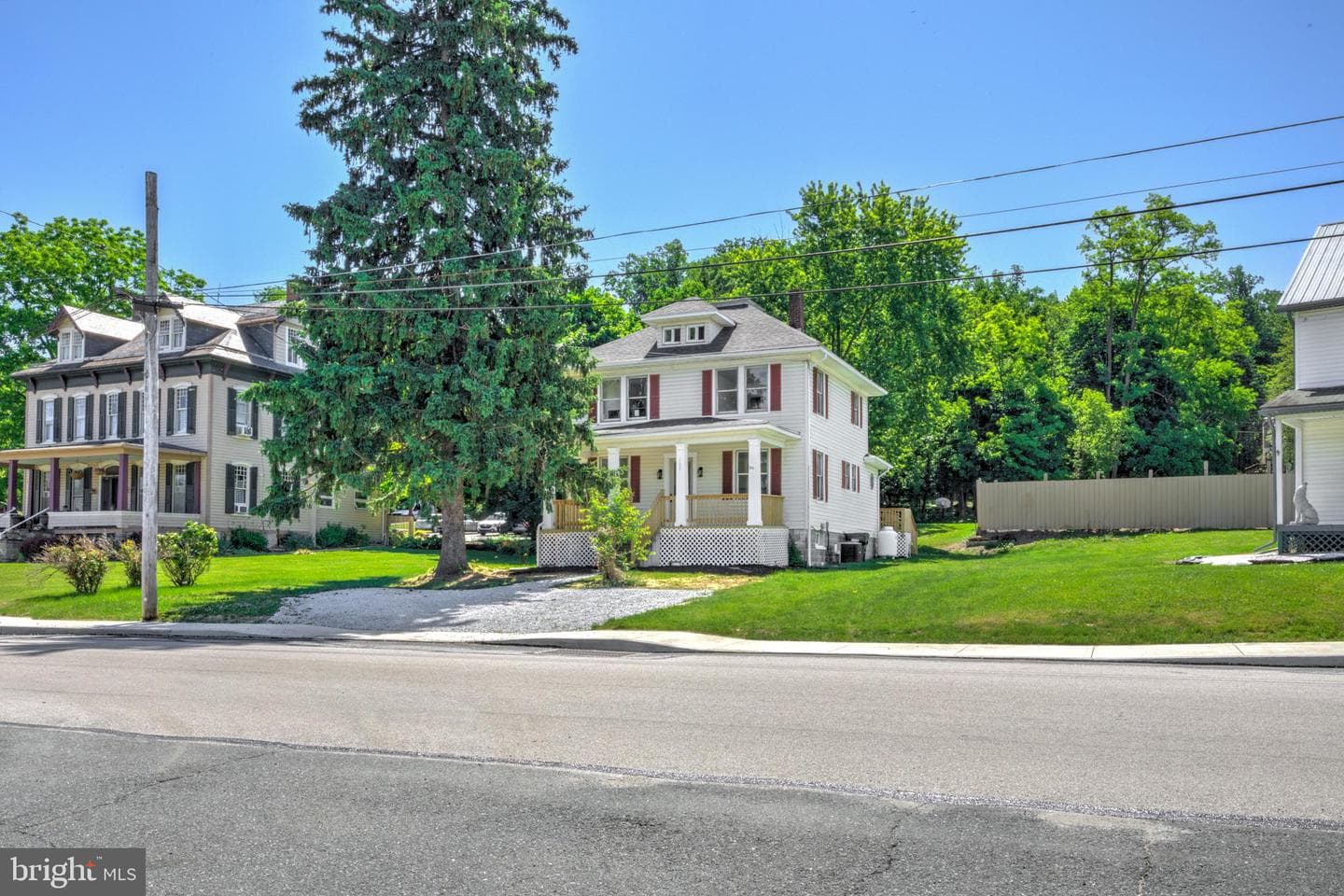 102 Main Street photo 32