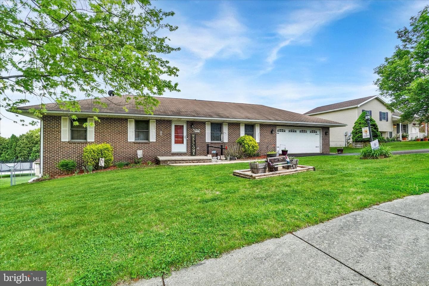 213 Lartry Drive photo 2