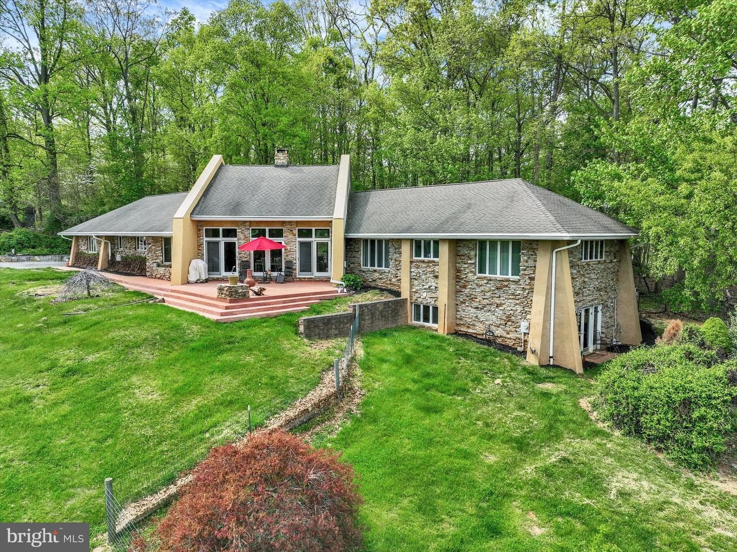 8272 Woodbine Road photo 3