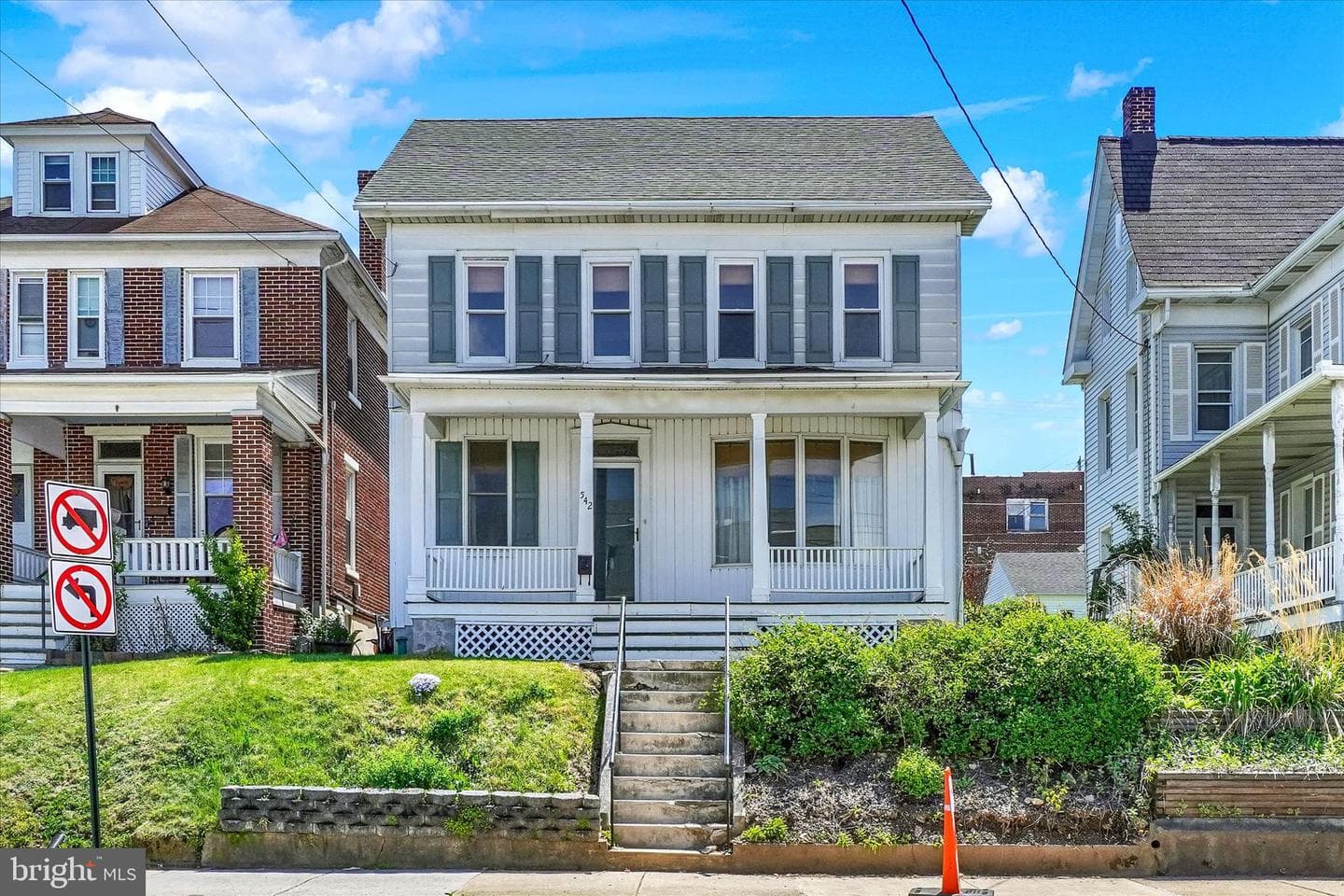 542 W Broadway
