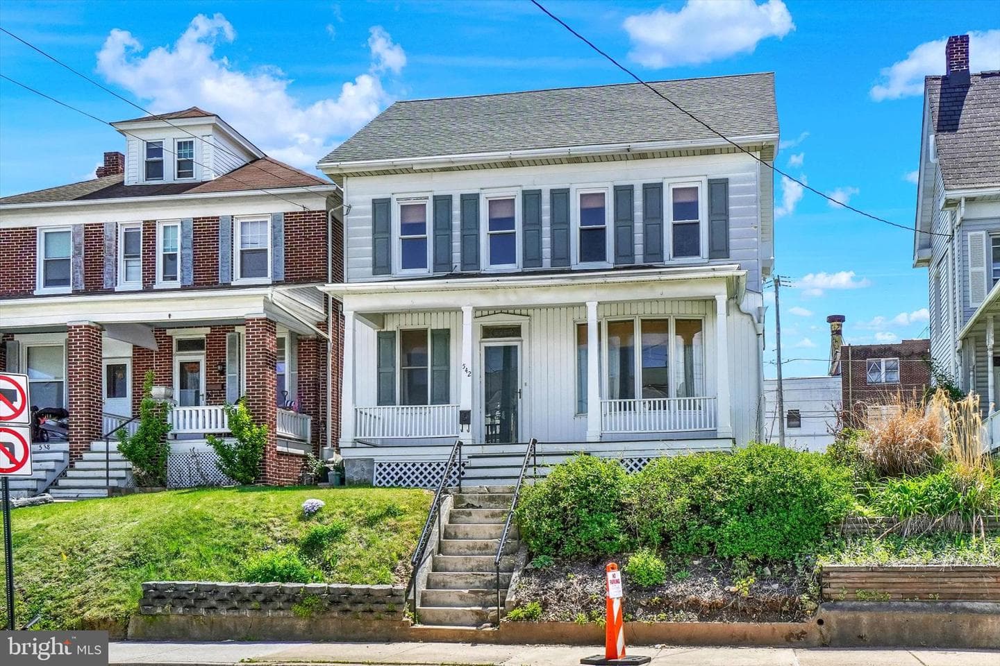 542 W Broadway photo 2