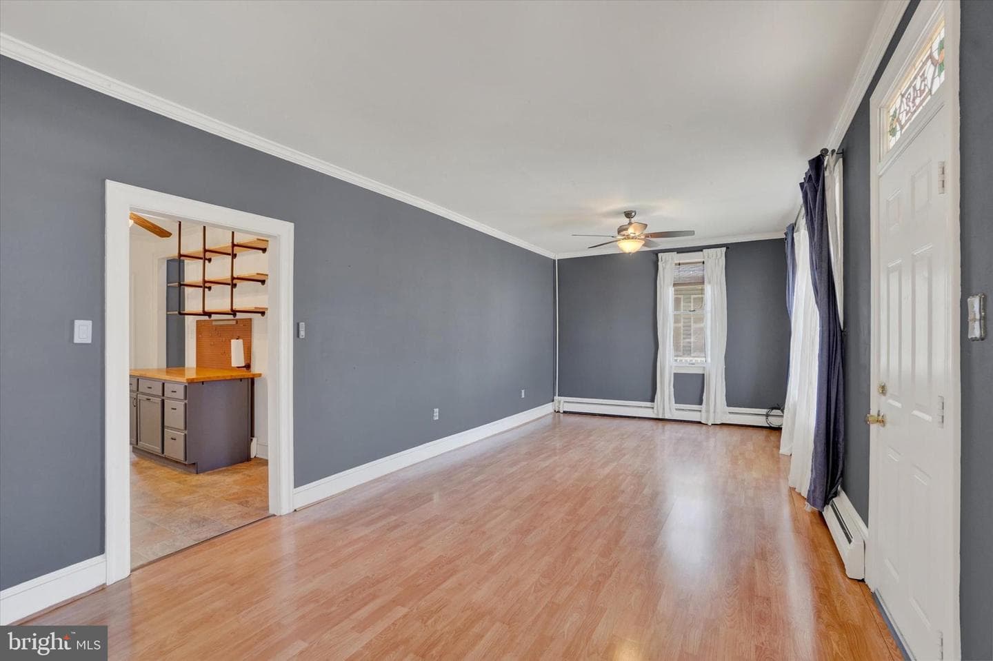 542 W Broadway photo 3