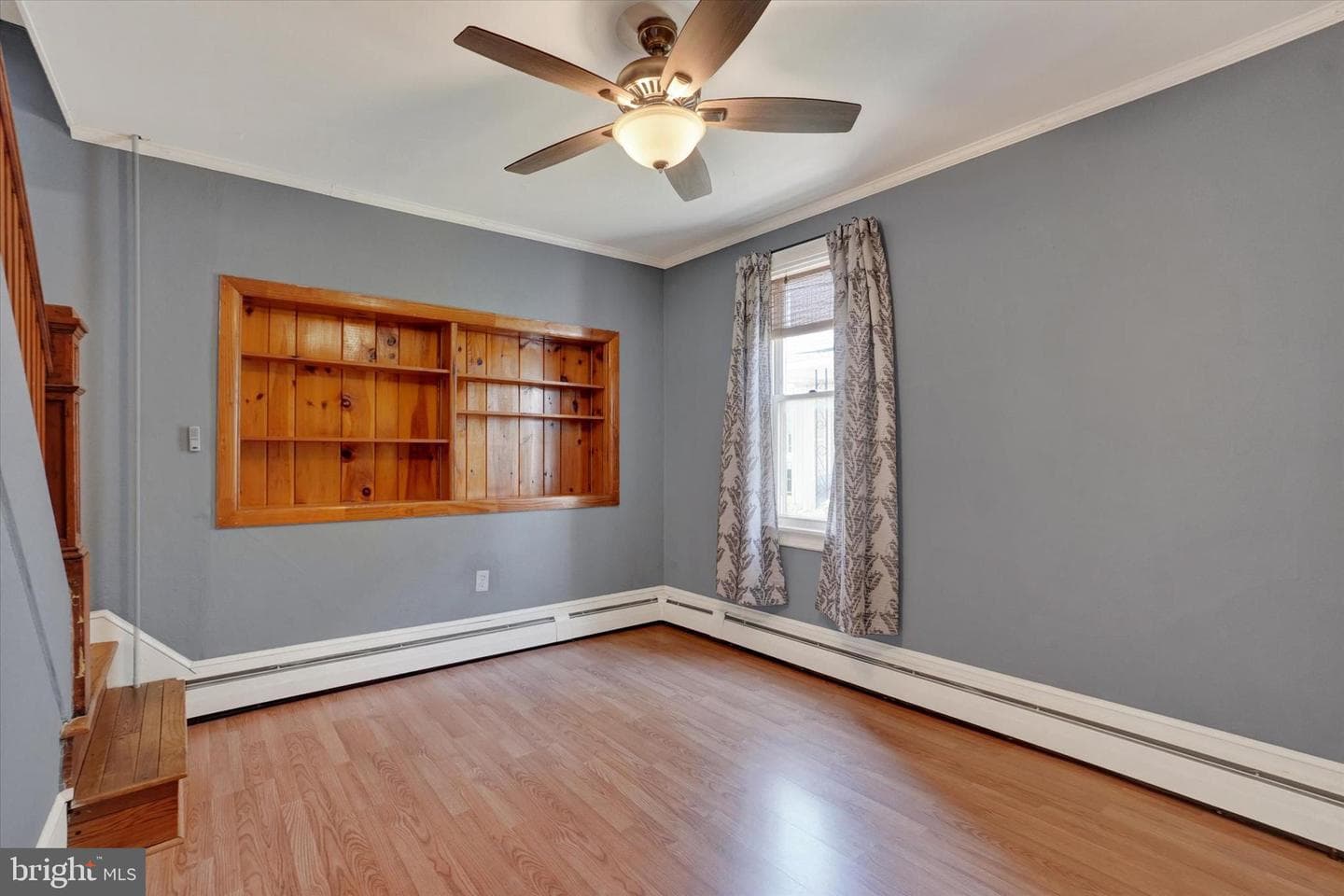 542 W Broadway photo 9