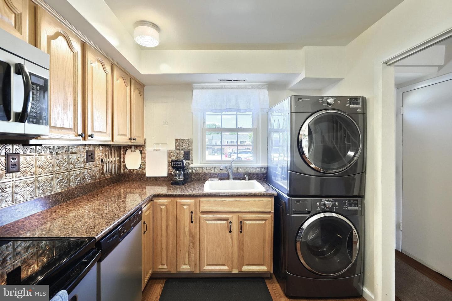 1600 Devers Road photo 13