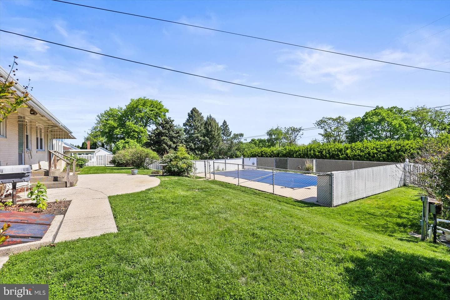 1445 Chapel Drive photo 2