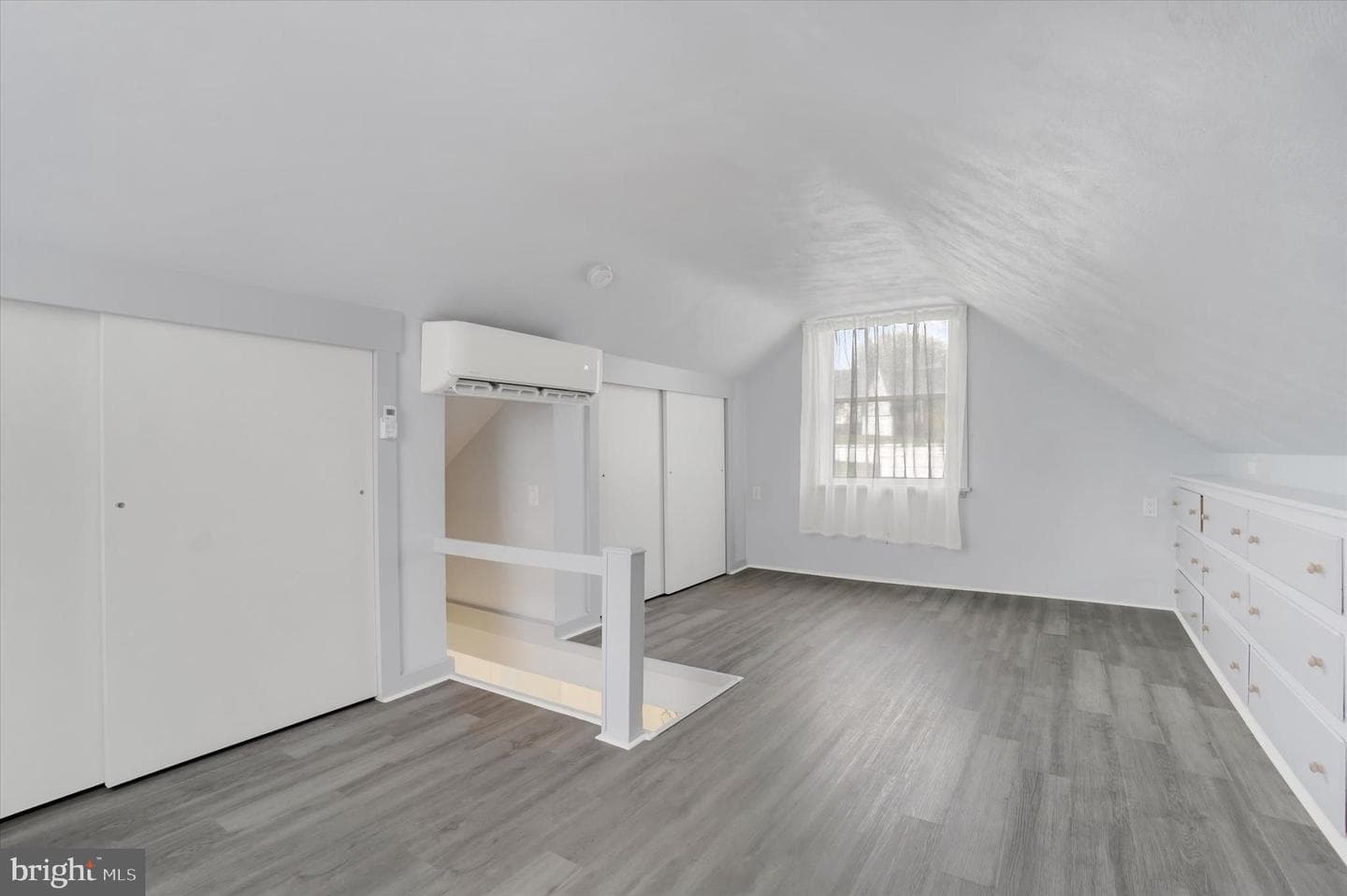 93 W High Street photo 15