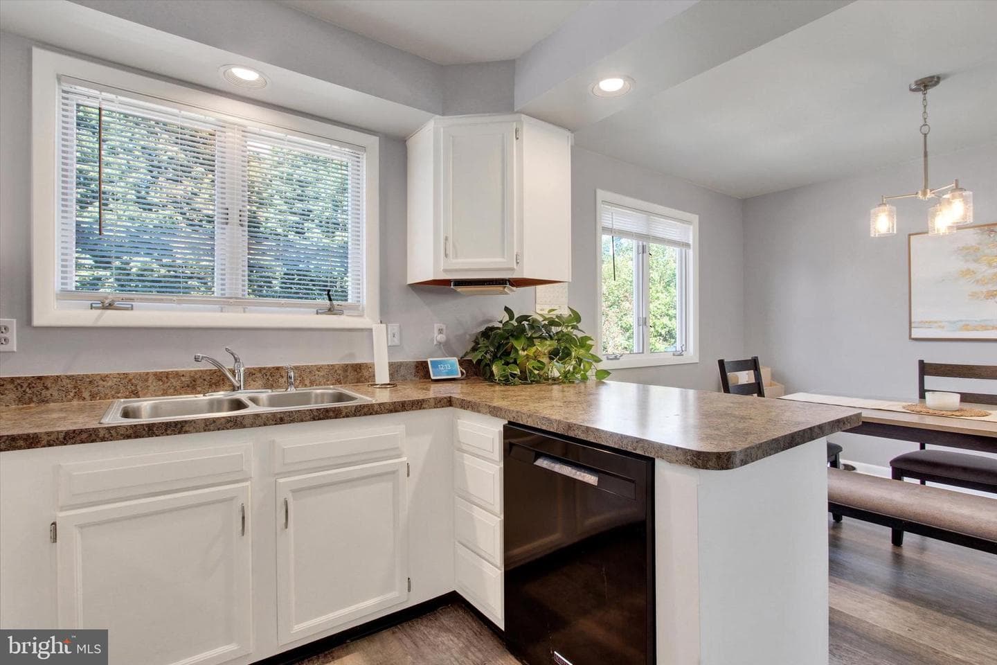 200 Greenleaf Road photo 12