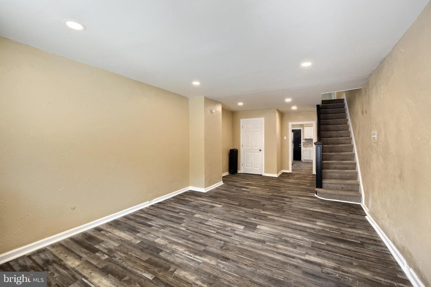 1415 W King Street photo 4