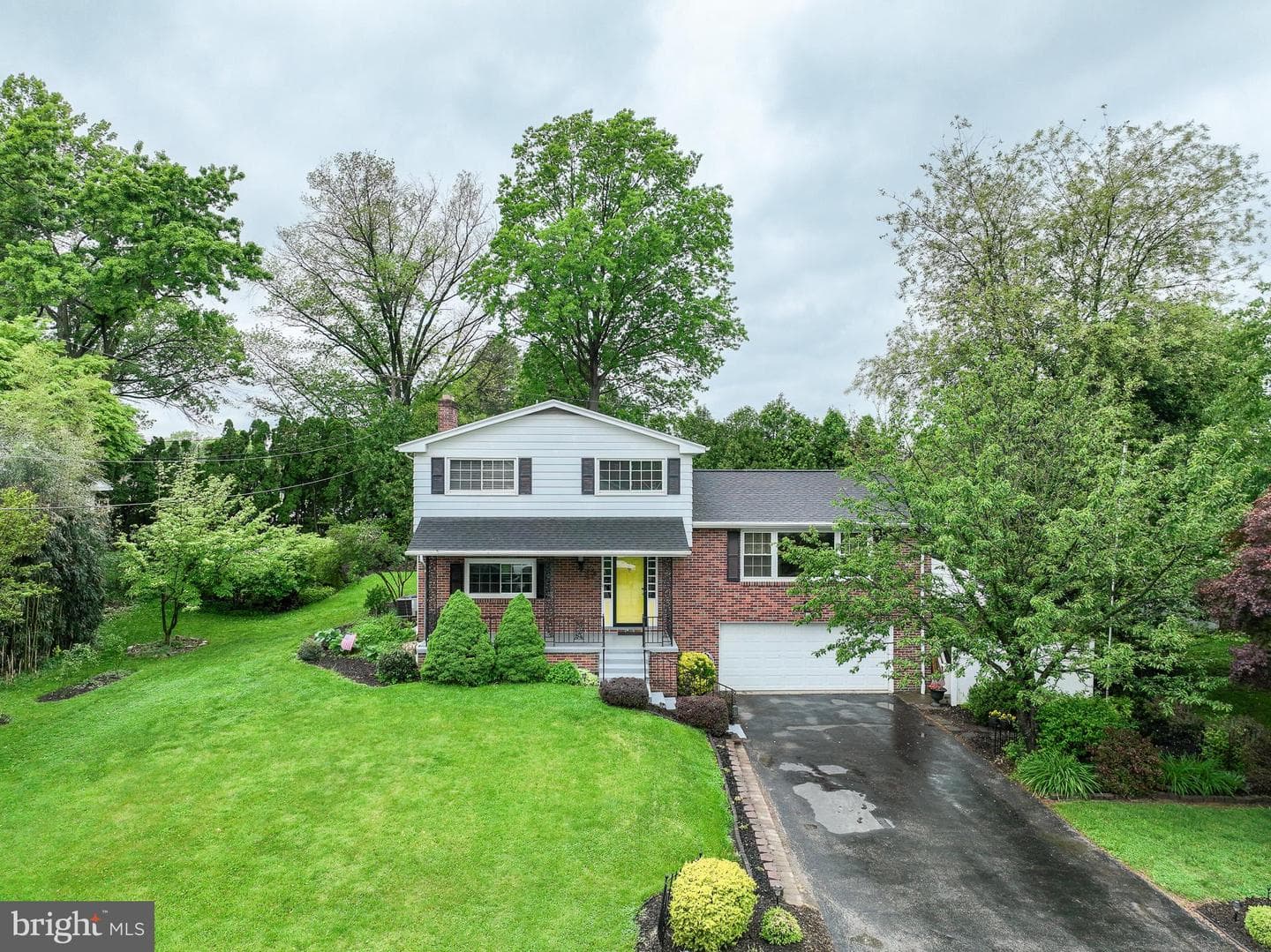 420 Cortleigh Drive photo 3