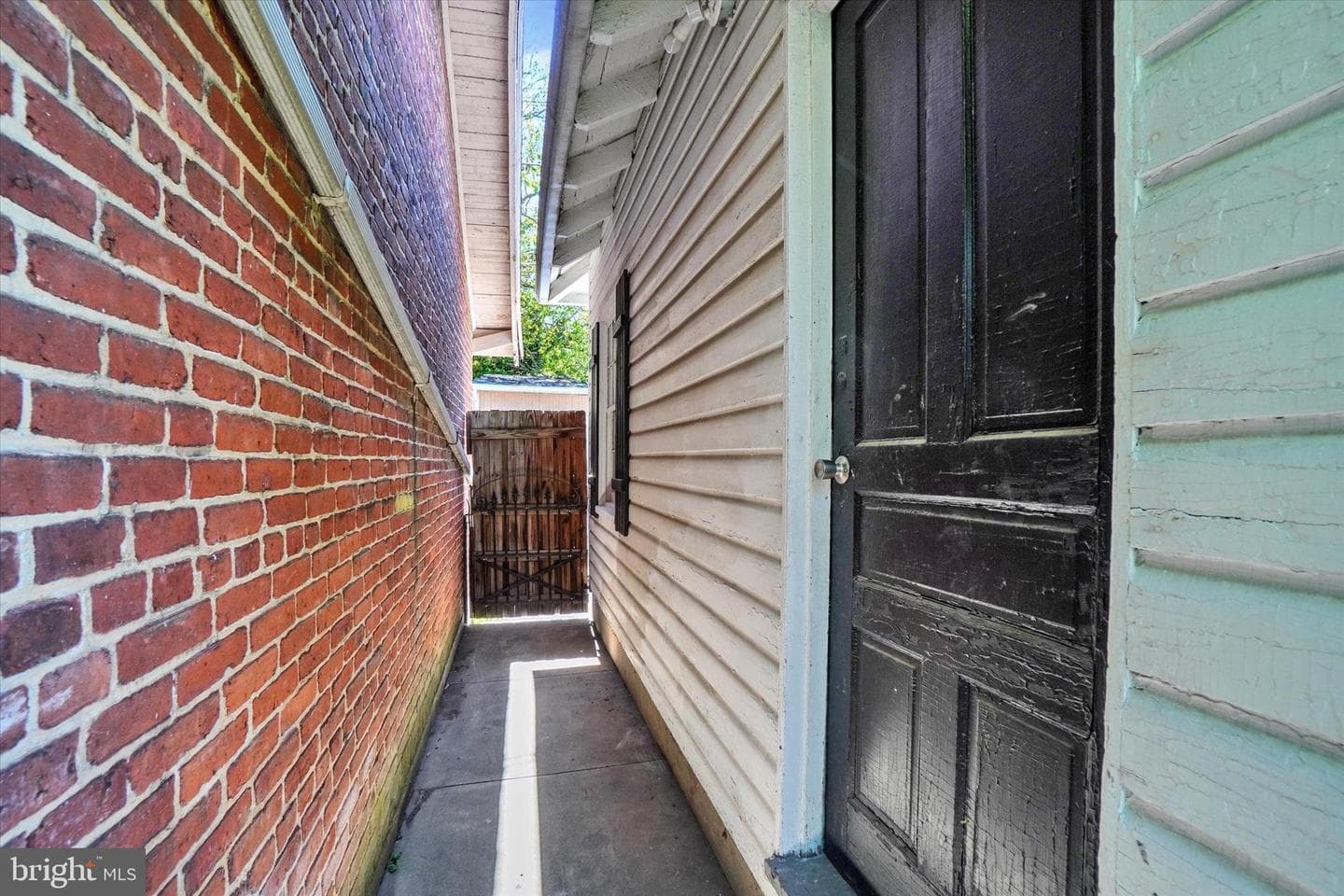 704 Madison Avenue photo 27