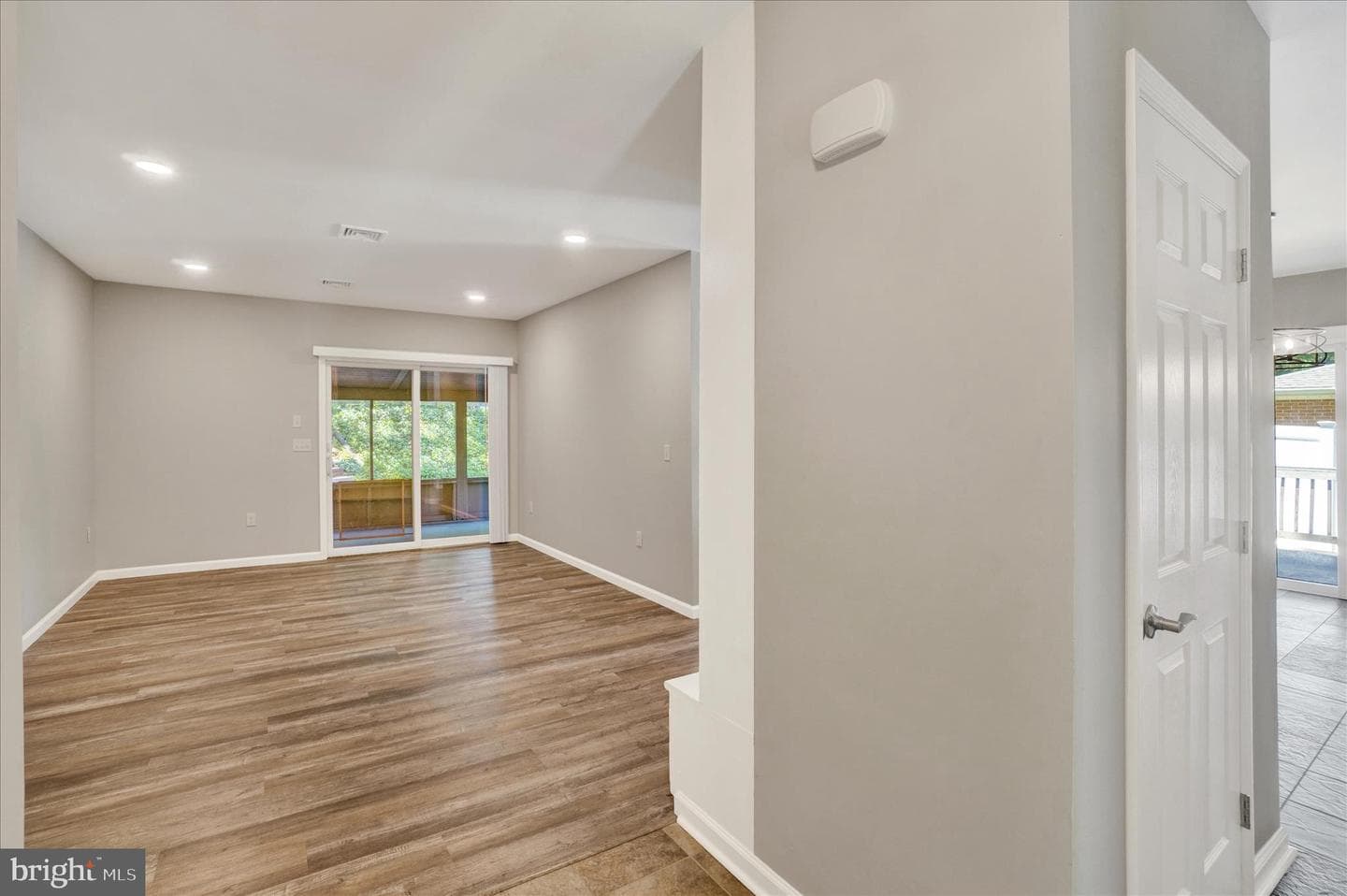1542 Bonbar Road photo 6