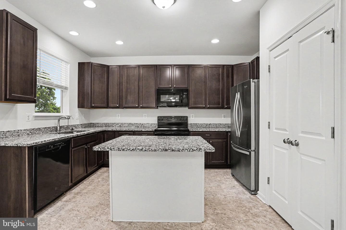 1003 Chestnut Street photo 2