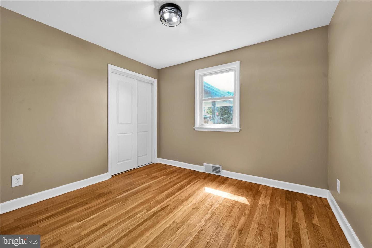 308 E Springettsbury photo 14