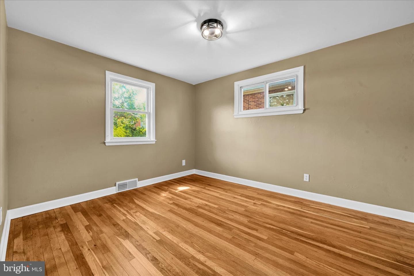 308 E Springettsbury photo 16