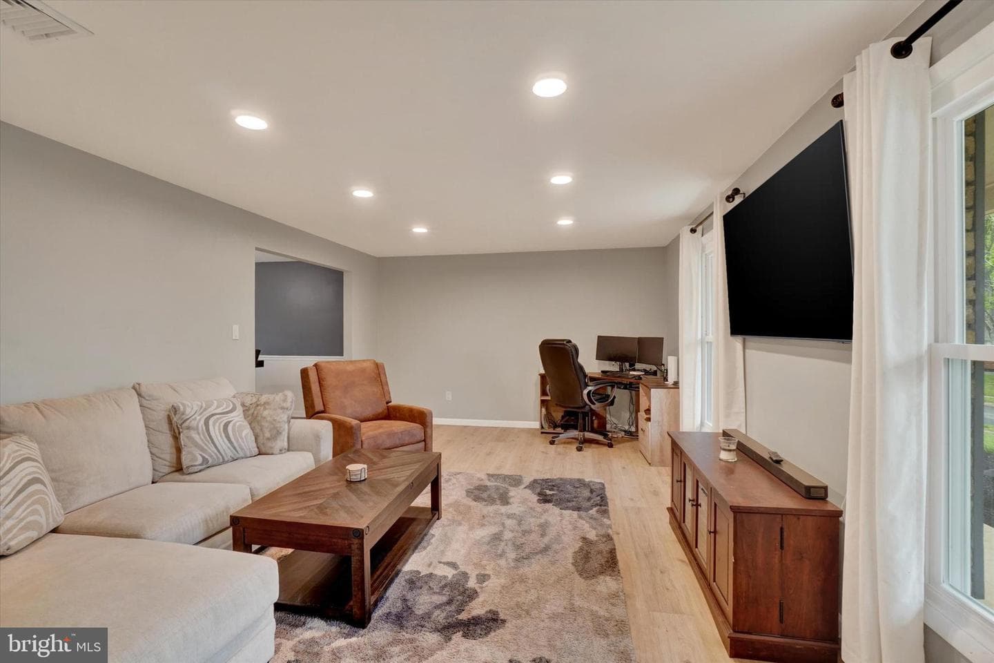 2252 Chestnut Road photo 4