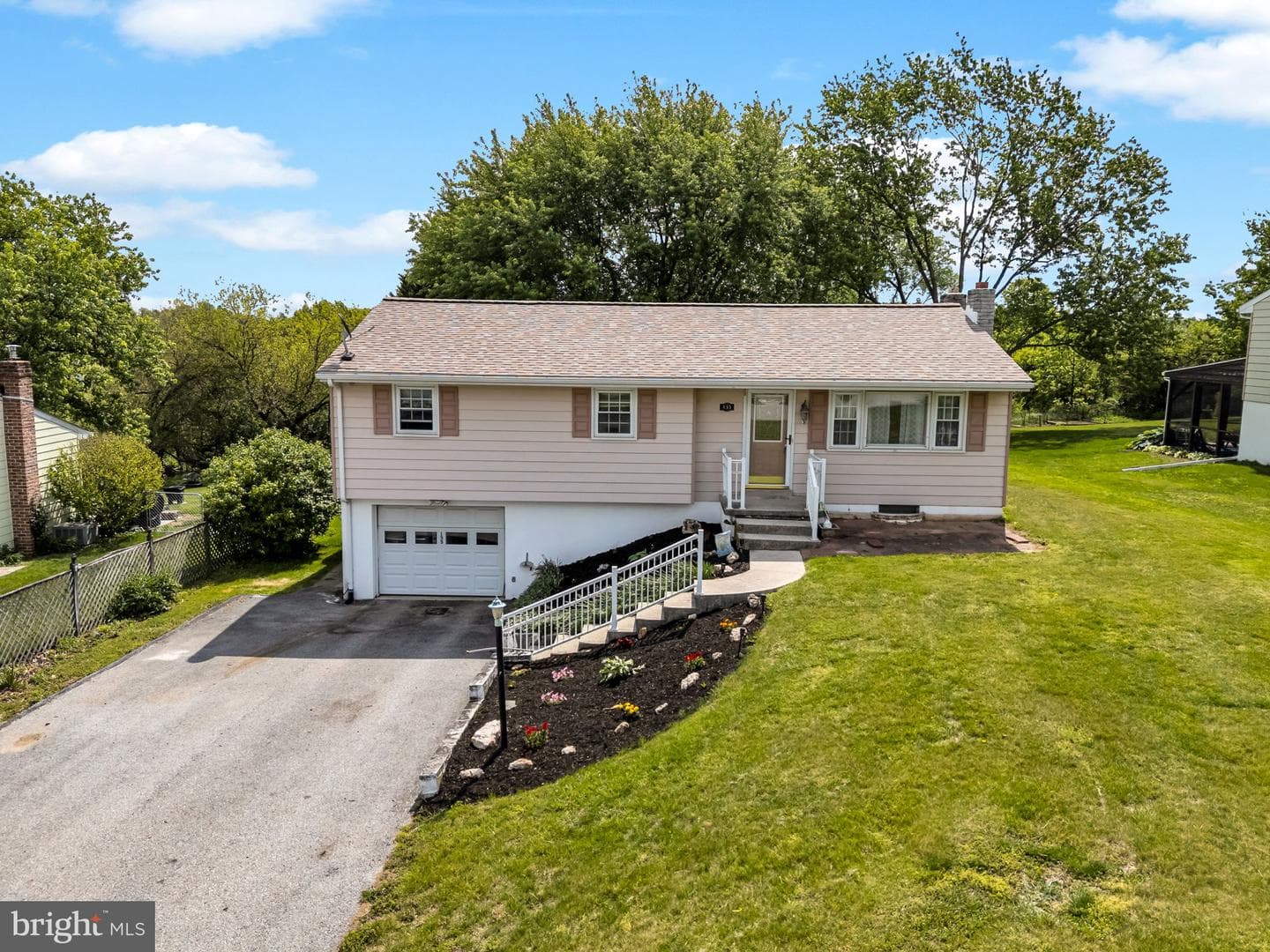 135 Hemler Drive photo 3