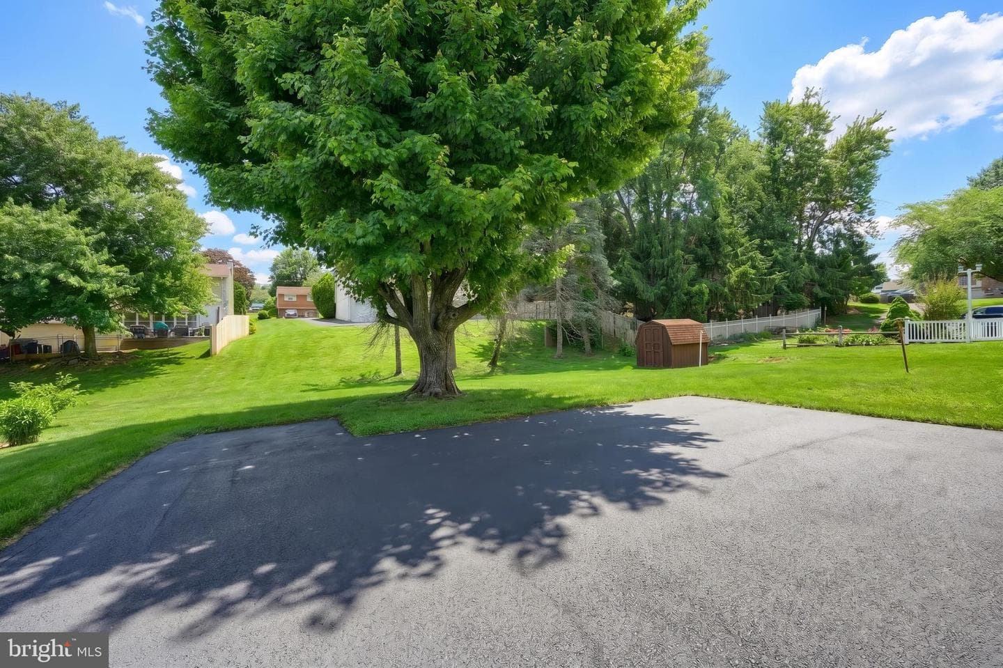 457 Holyoke Drive photo 4