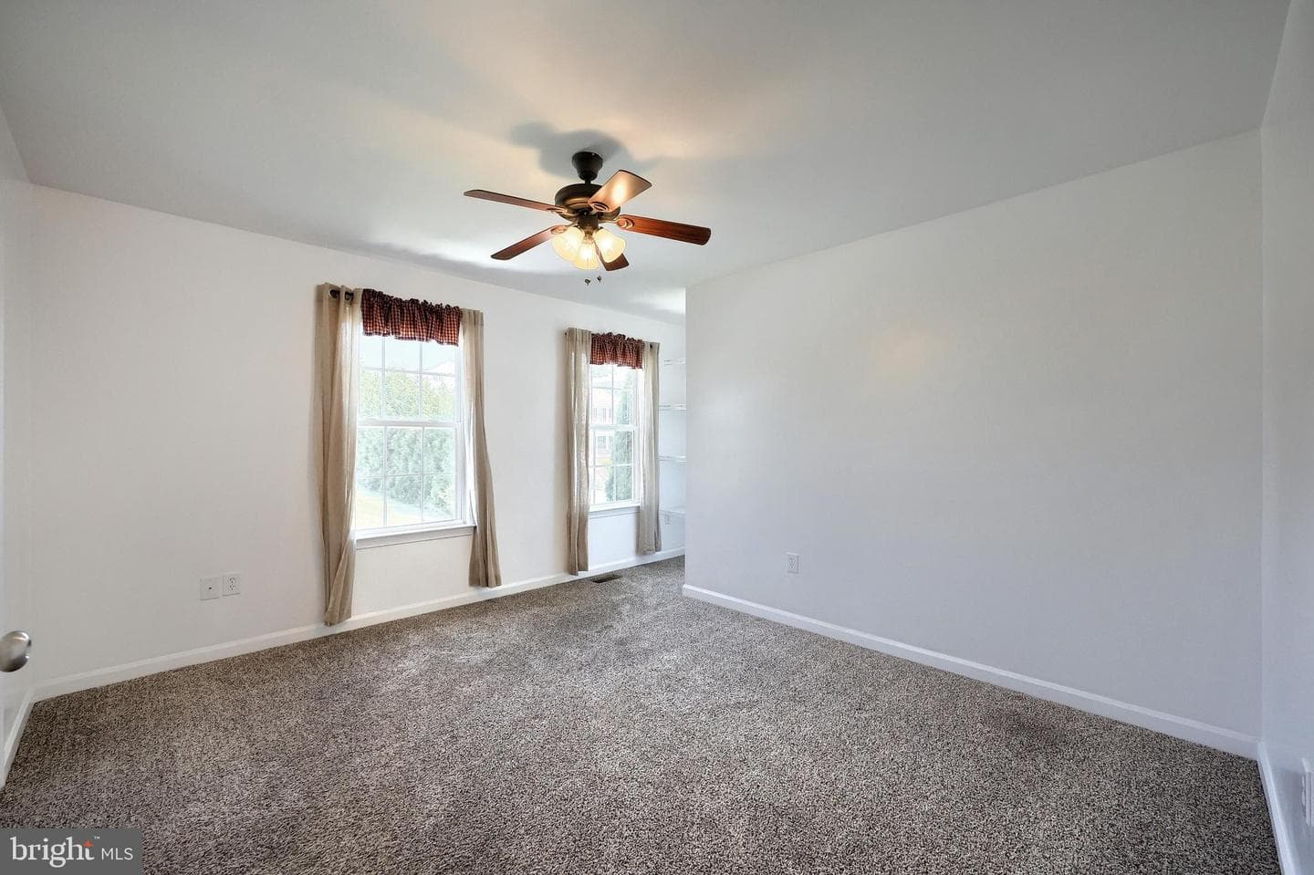 425 Lakeview Drive photo 32