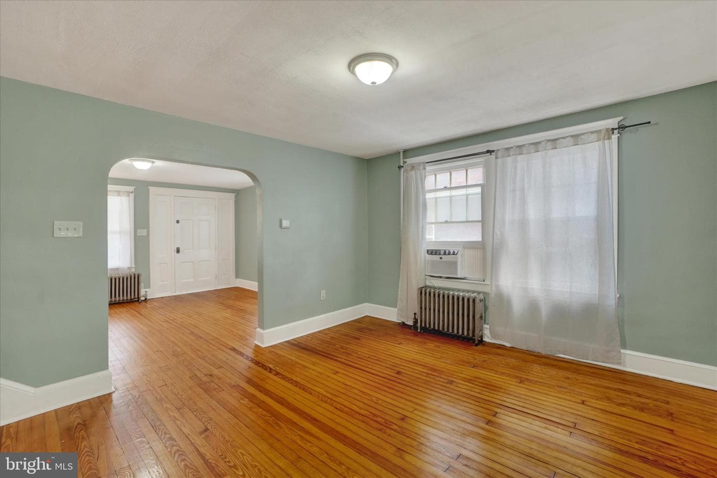 104 N Seward Street photo 8