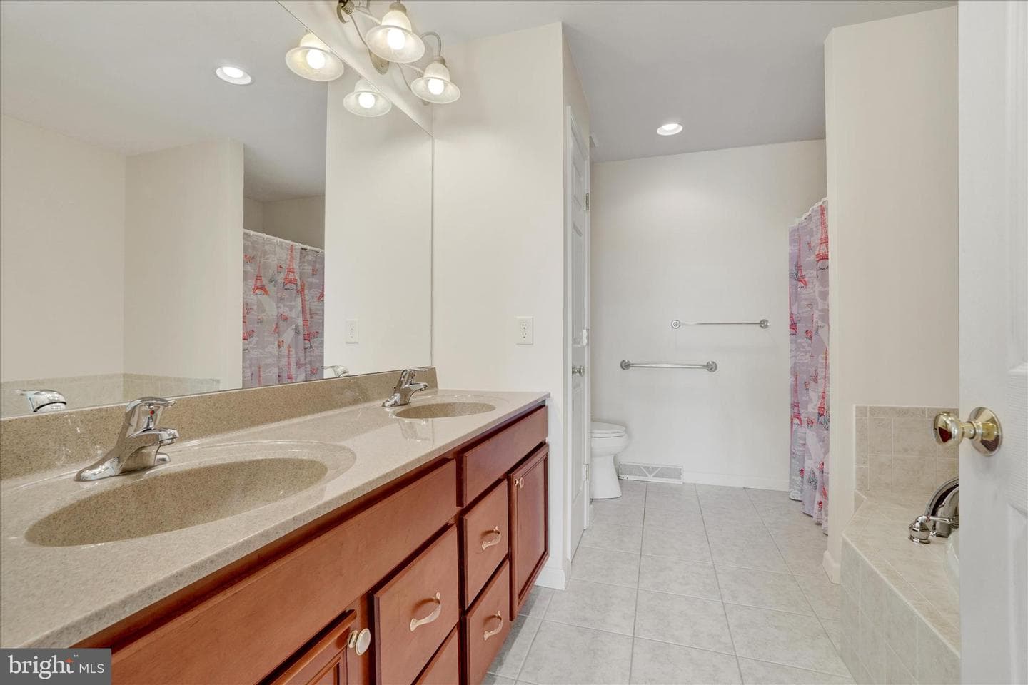 106 N Fountain Drive #4 photo 14