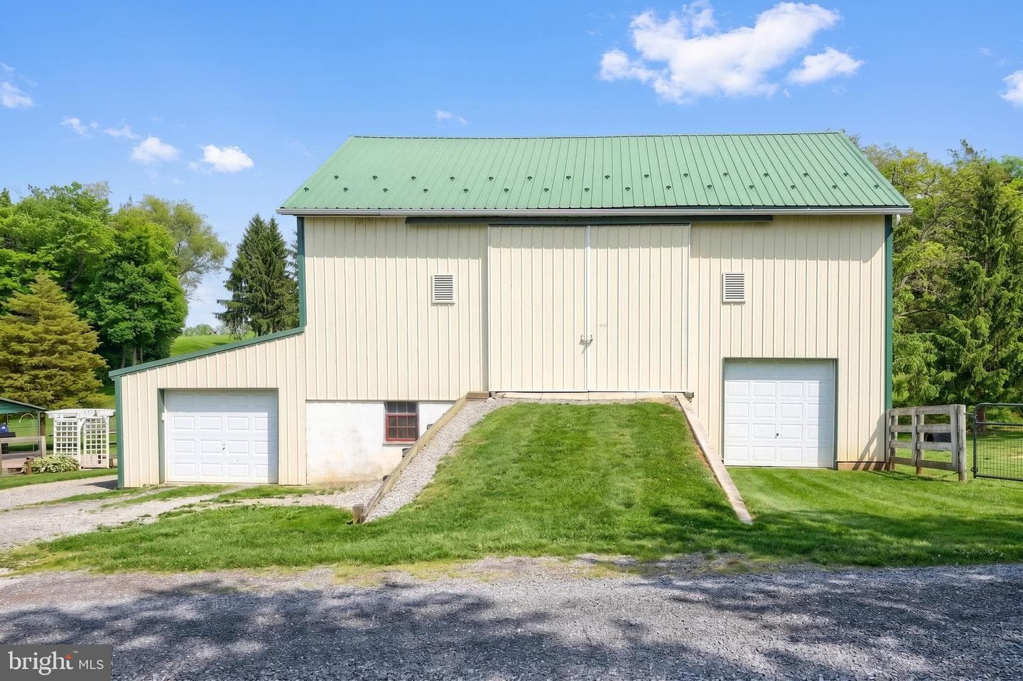 1425 Sunnyside Road photo 10