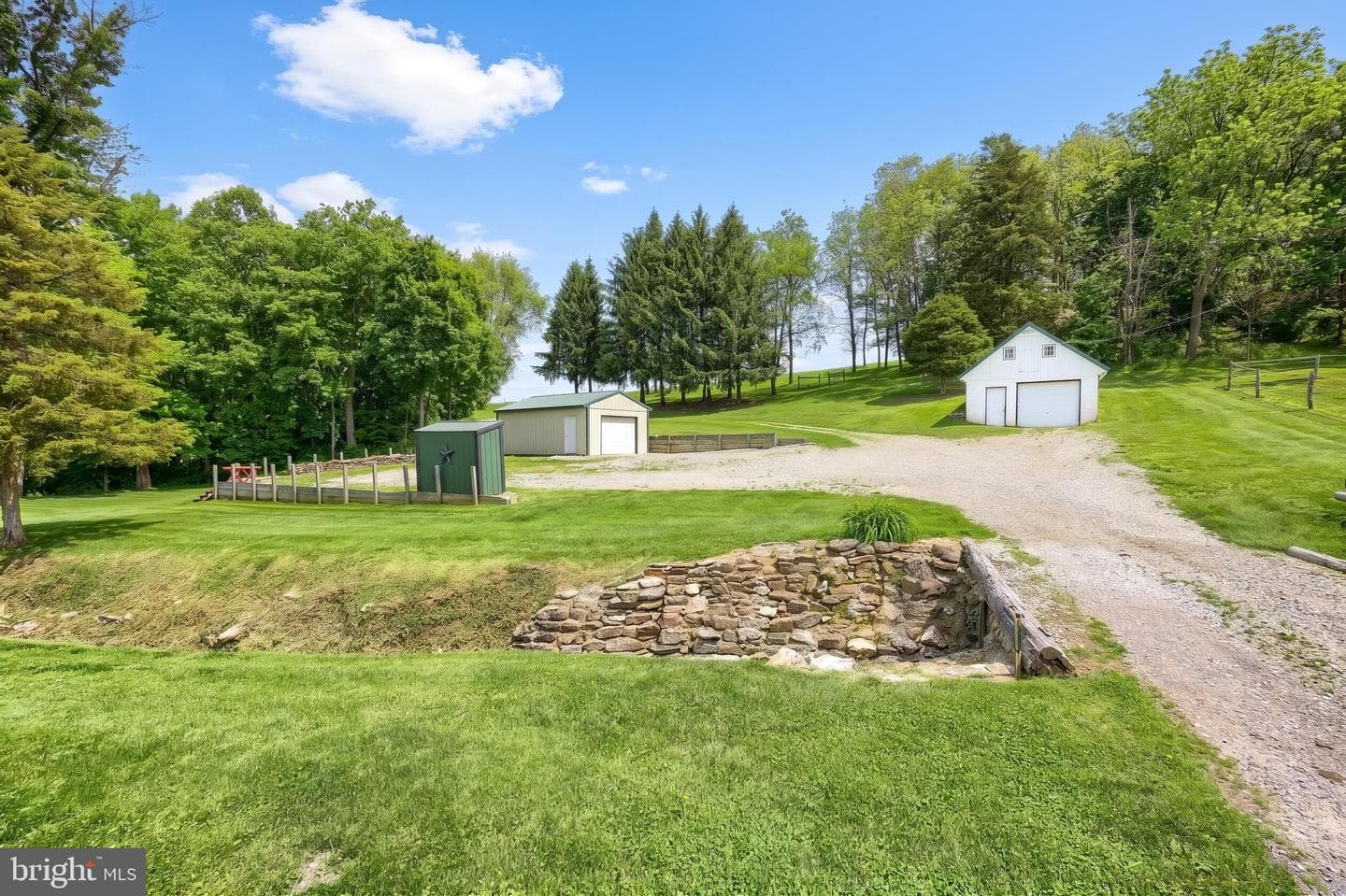 1425 Sunnyside Road photo 13