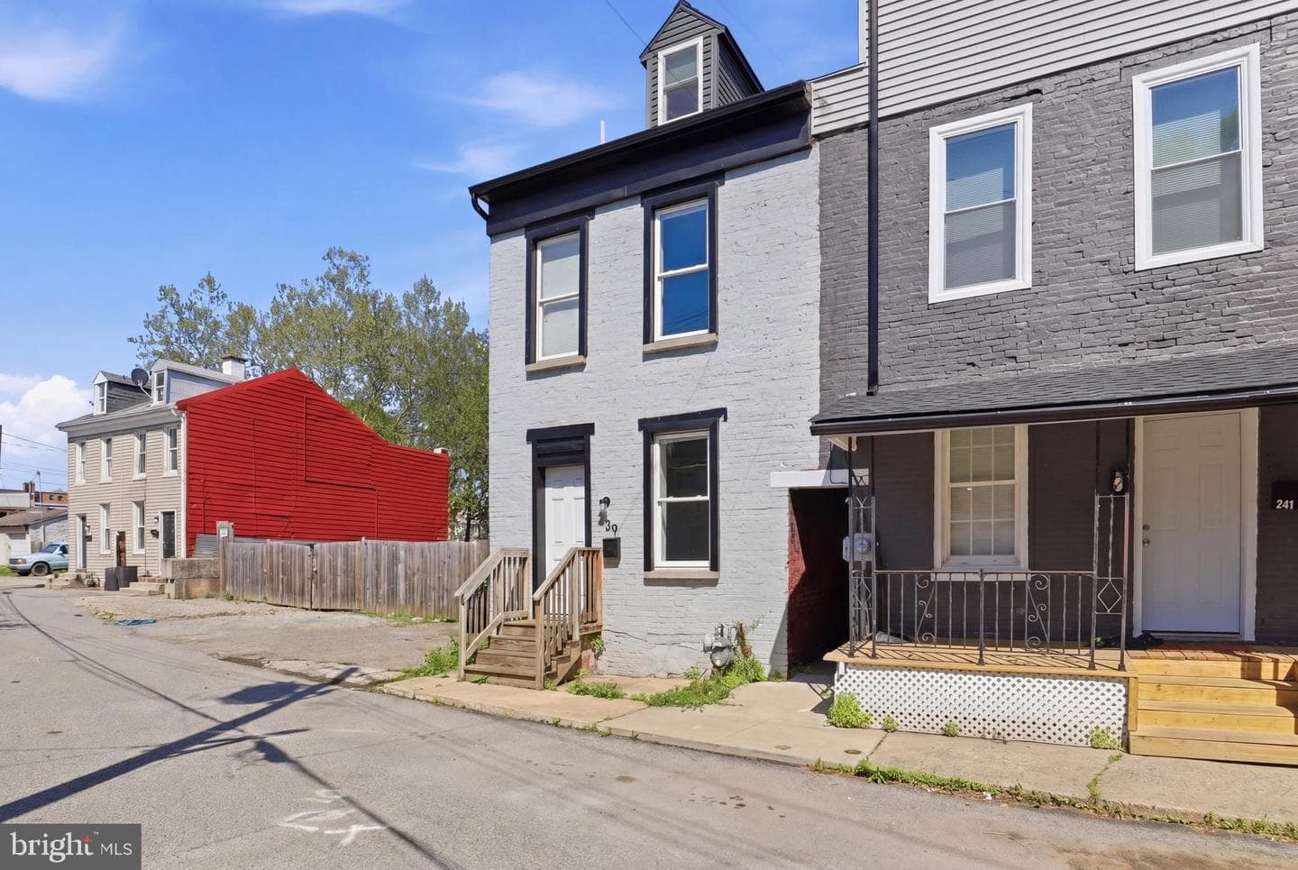 239 Franklin Way photo 2