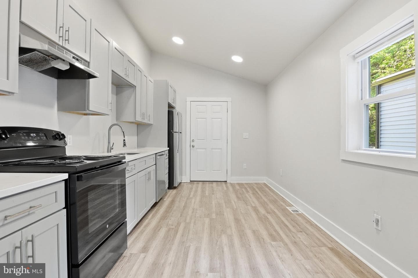 239 Franklin Way photo 7