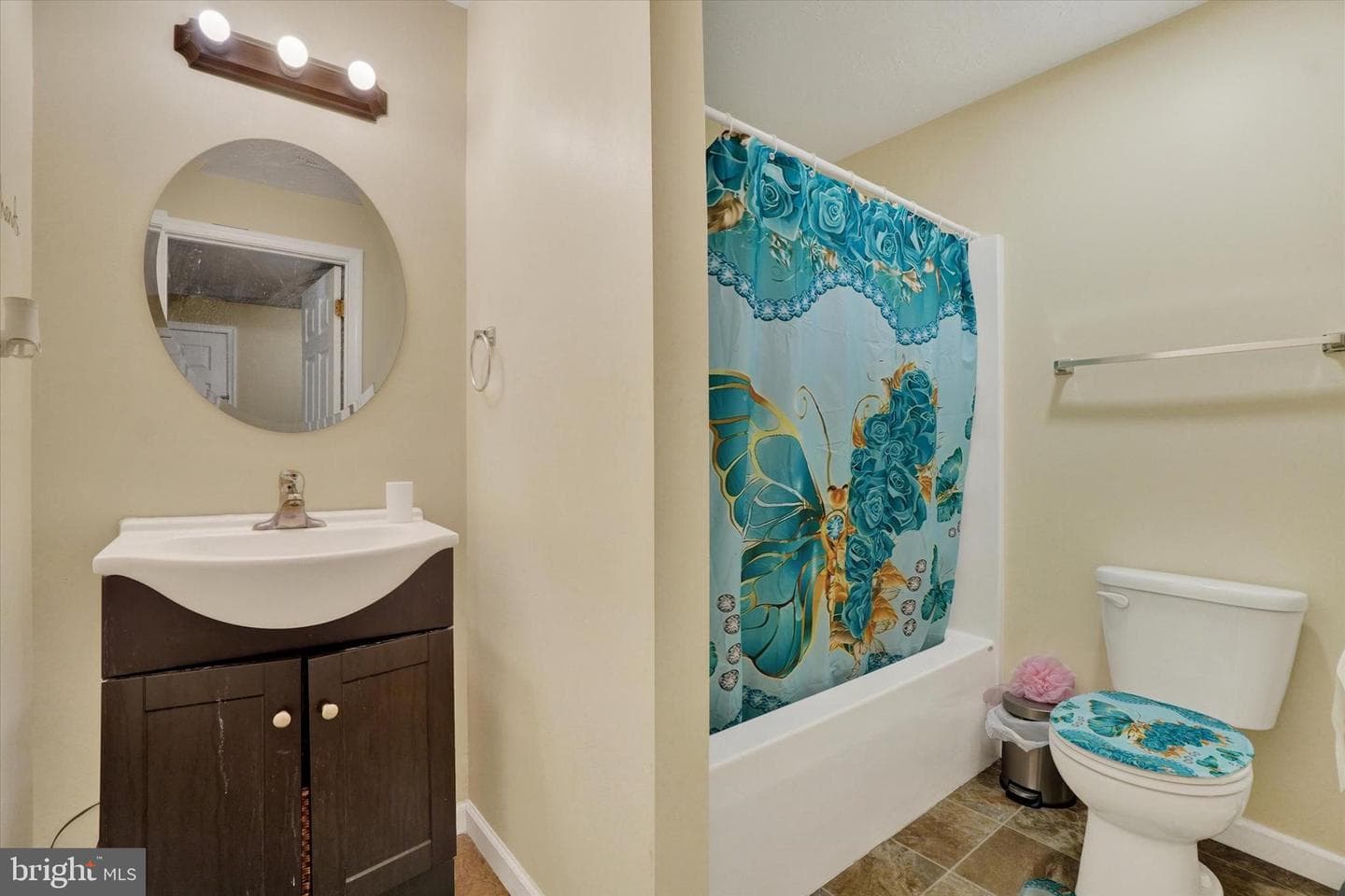 836 W Locust Street photo 21