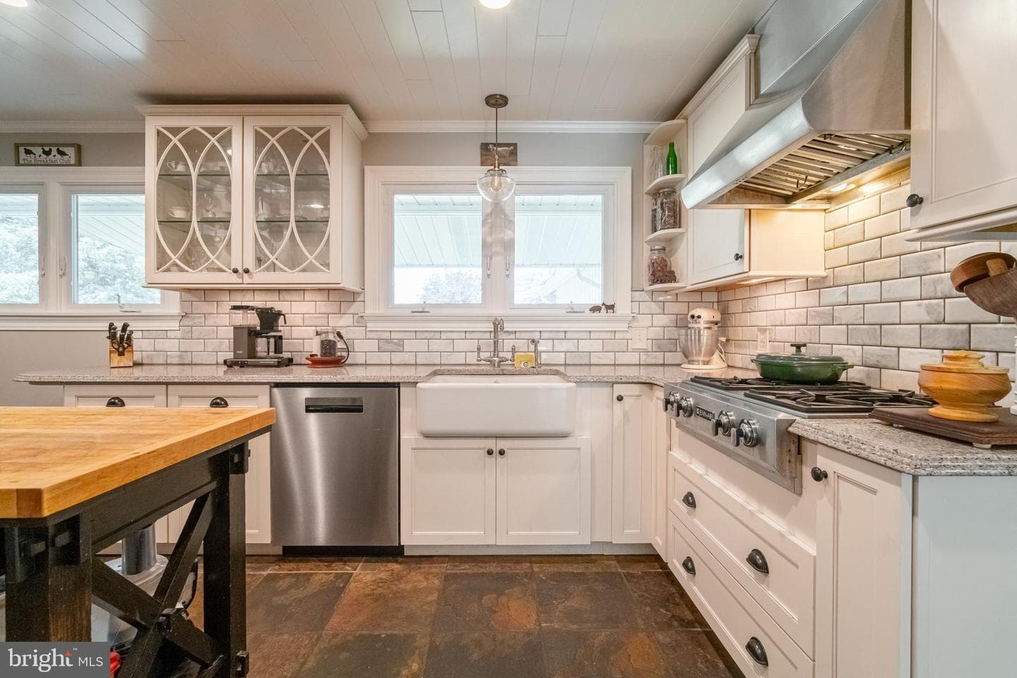 49 Willow Creek Road photo 12