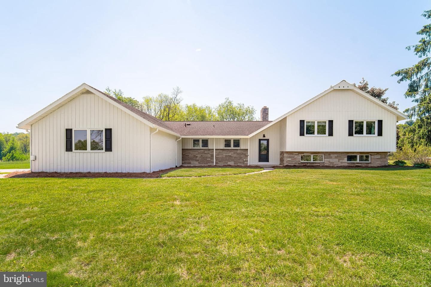 49 Willow Creek Road photo 68