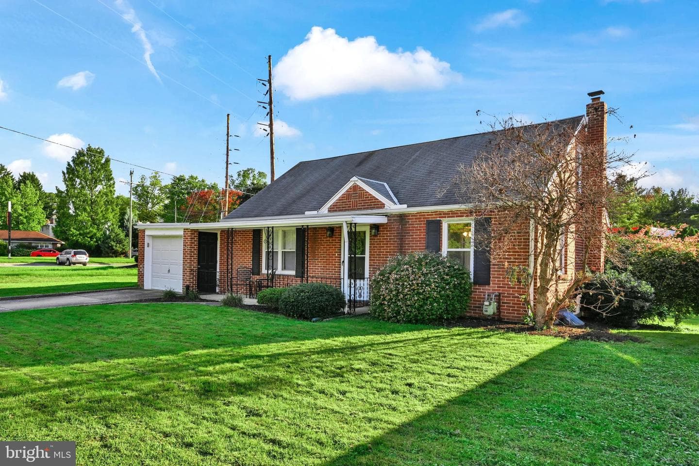 860 Hess Road photo 3