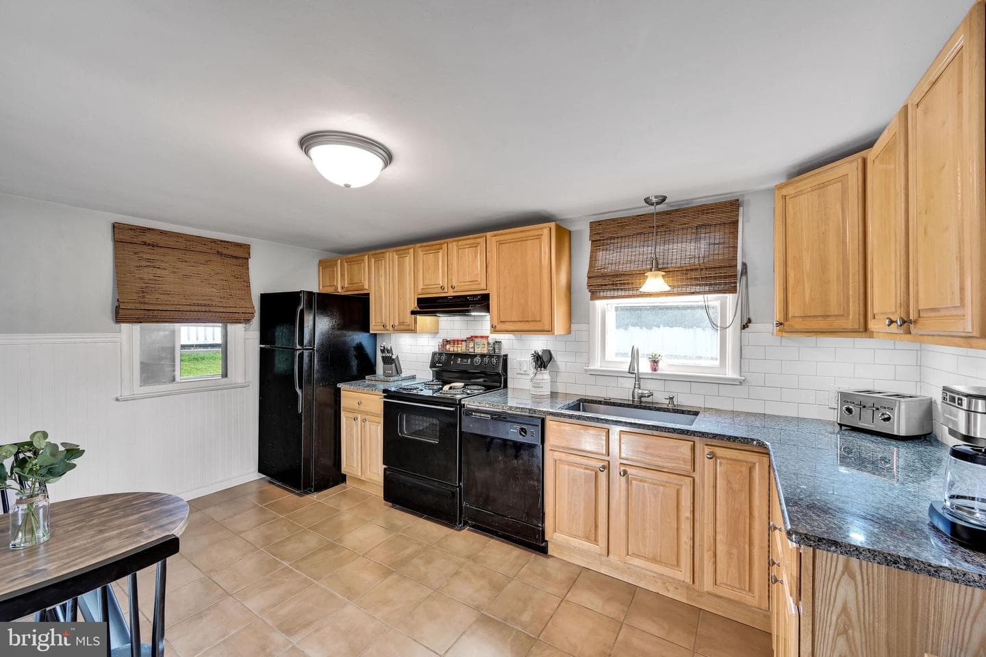 860 Hess Road photo 8