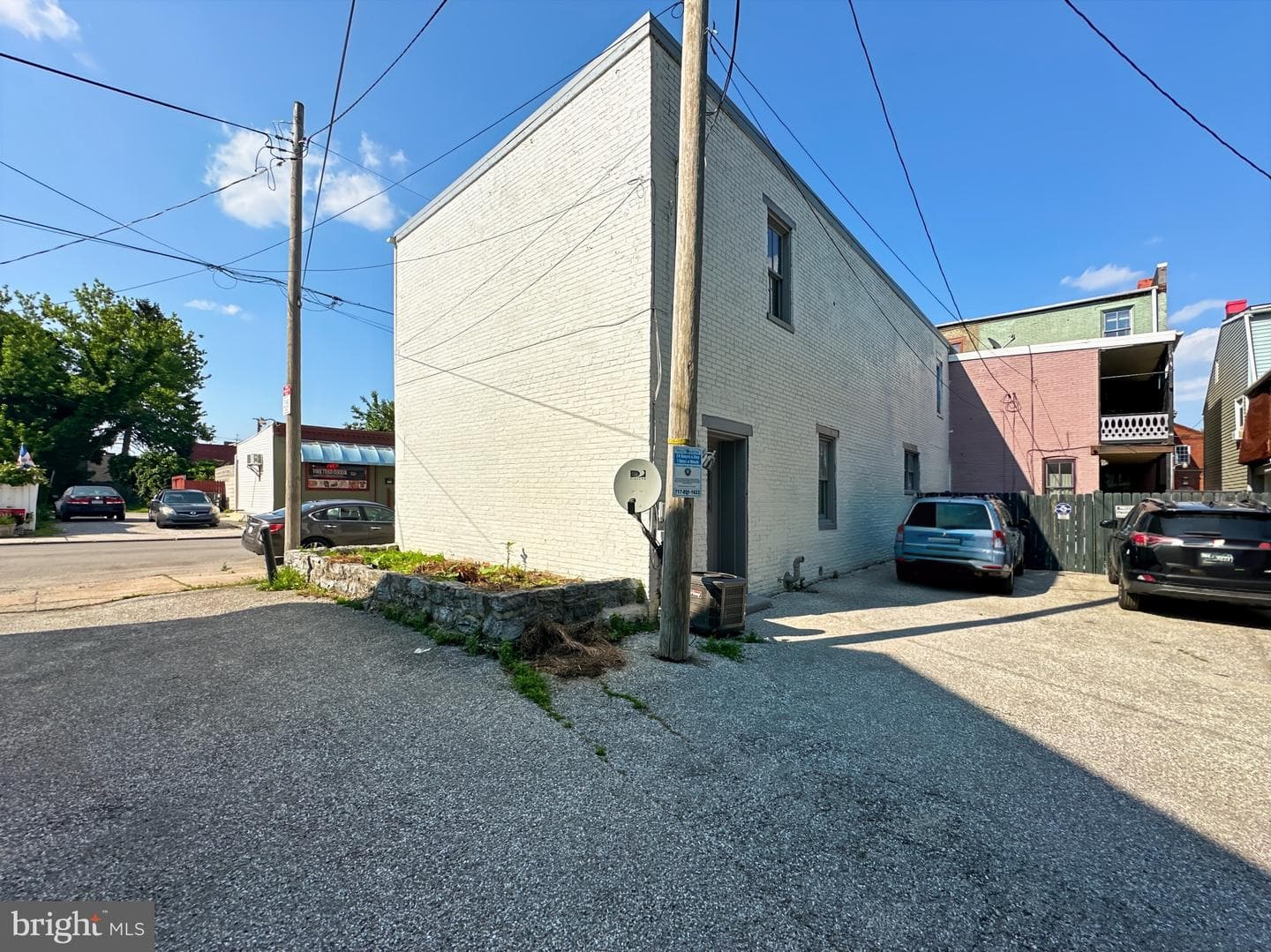 408 W Princess Street photo 37