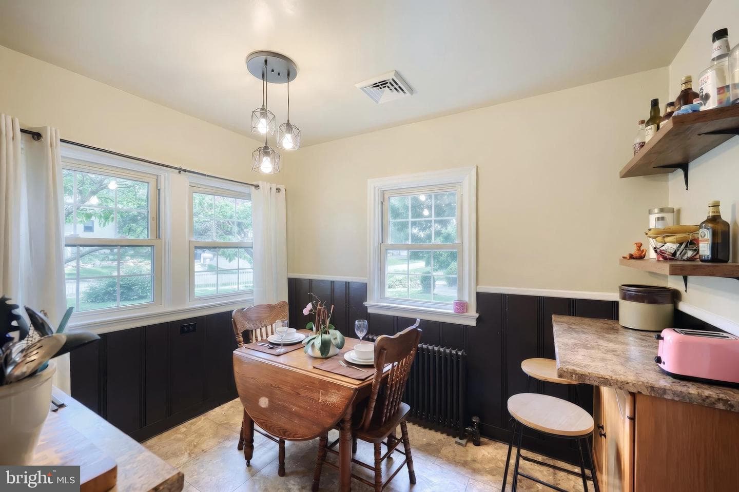 831 Rathton Road photo 14