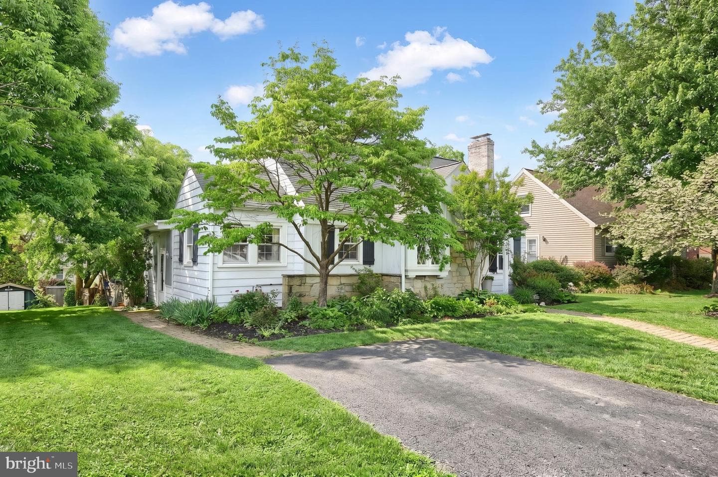 831 Rathton Road photo 2
