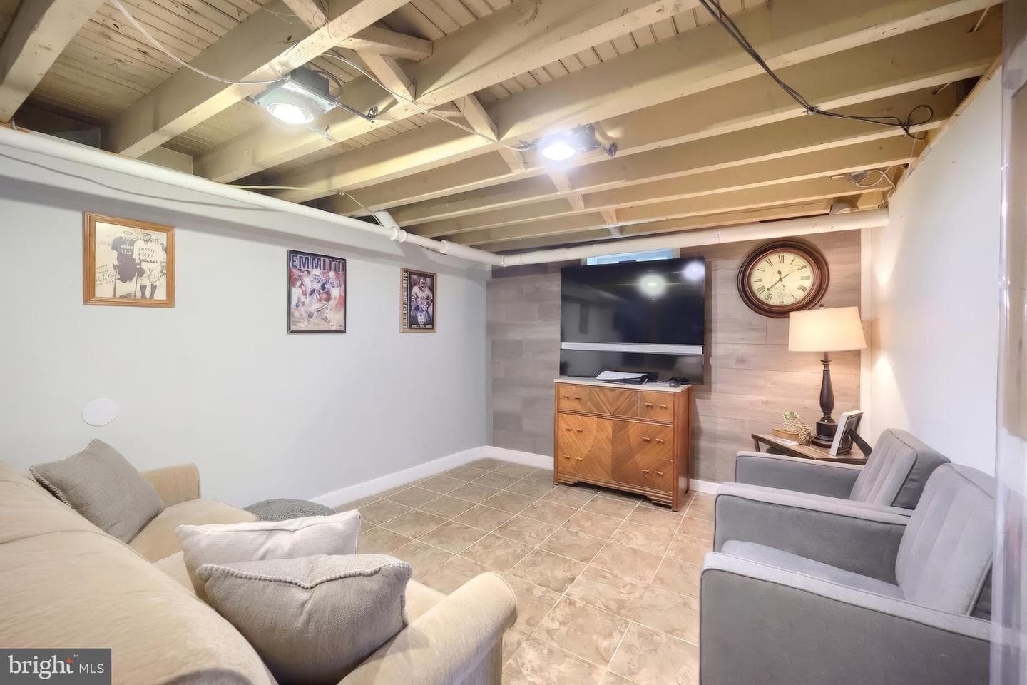 831 Rathton Road photo 23
