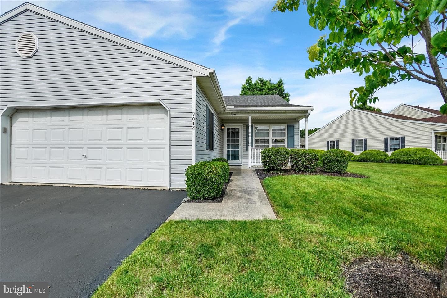 3014 Village Circle W photo 4