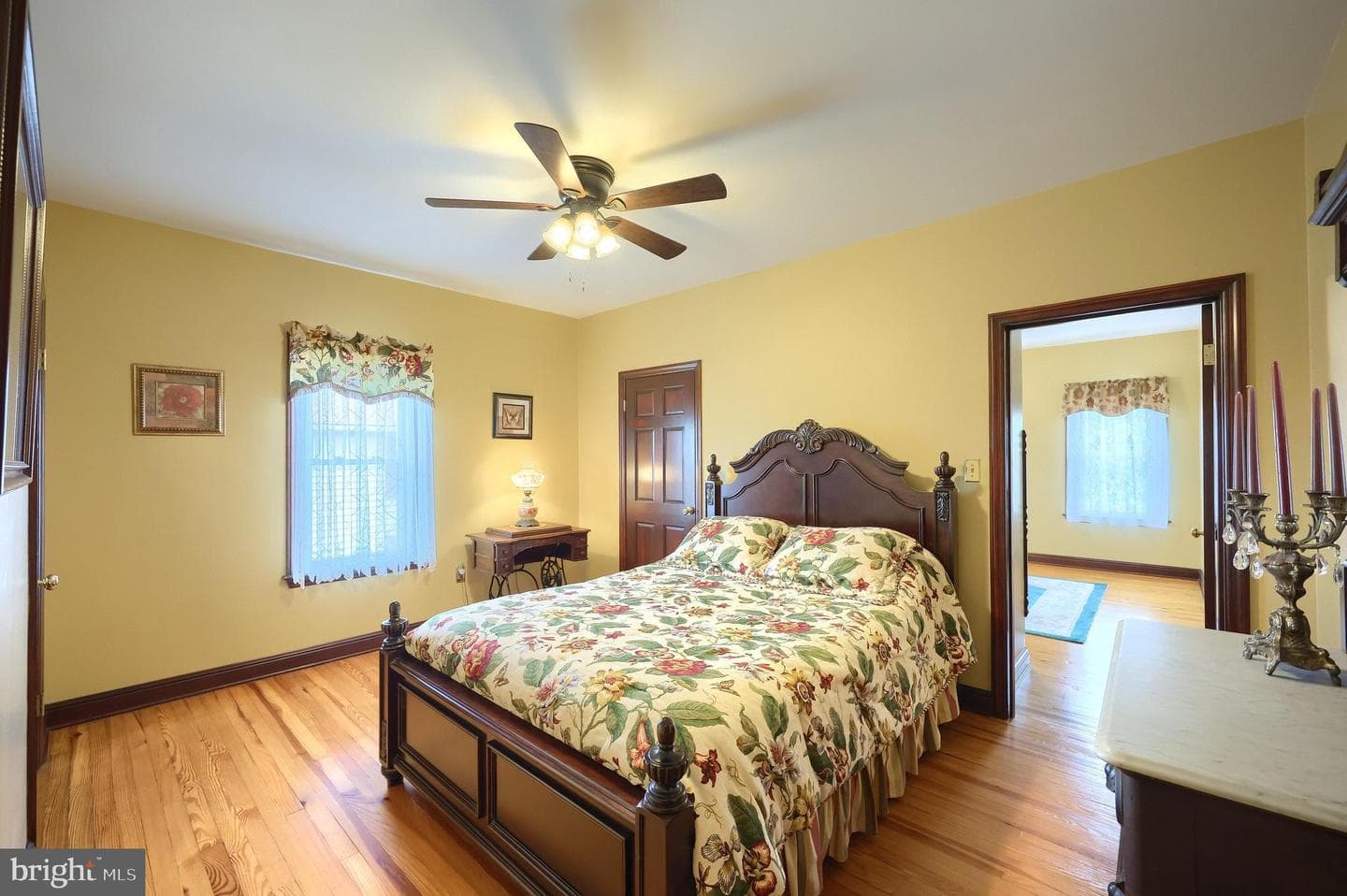 345 Westminster Avenue photo 47