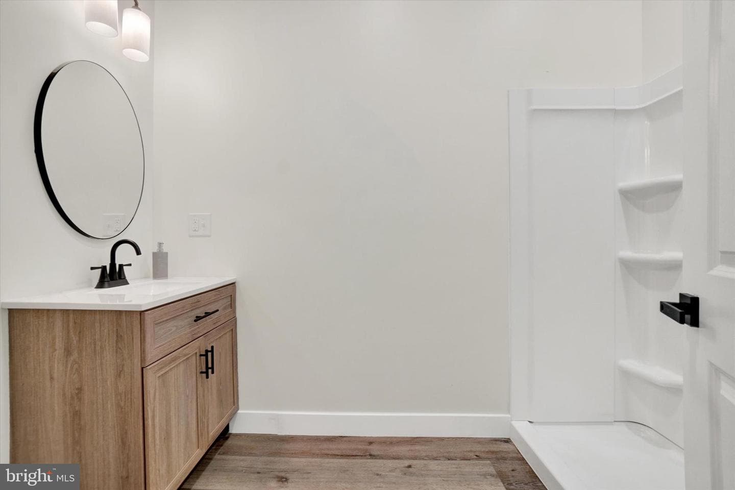 879 Graffius Road photo 32