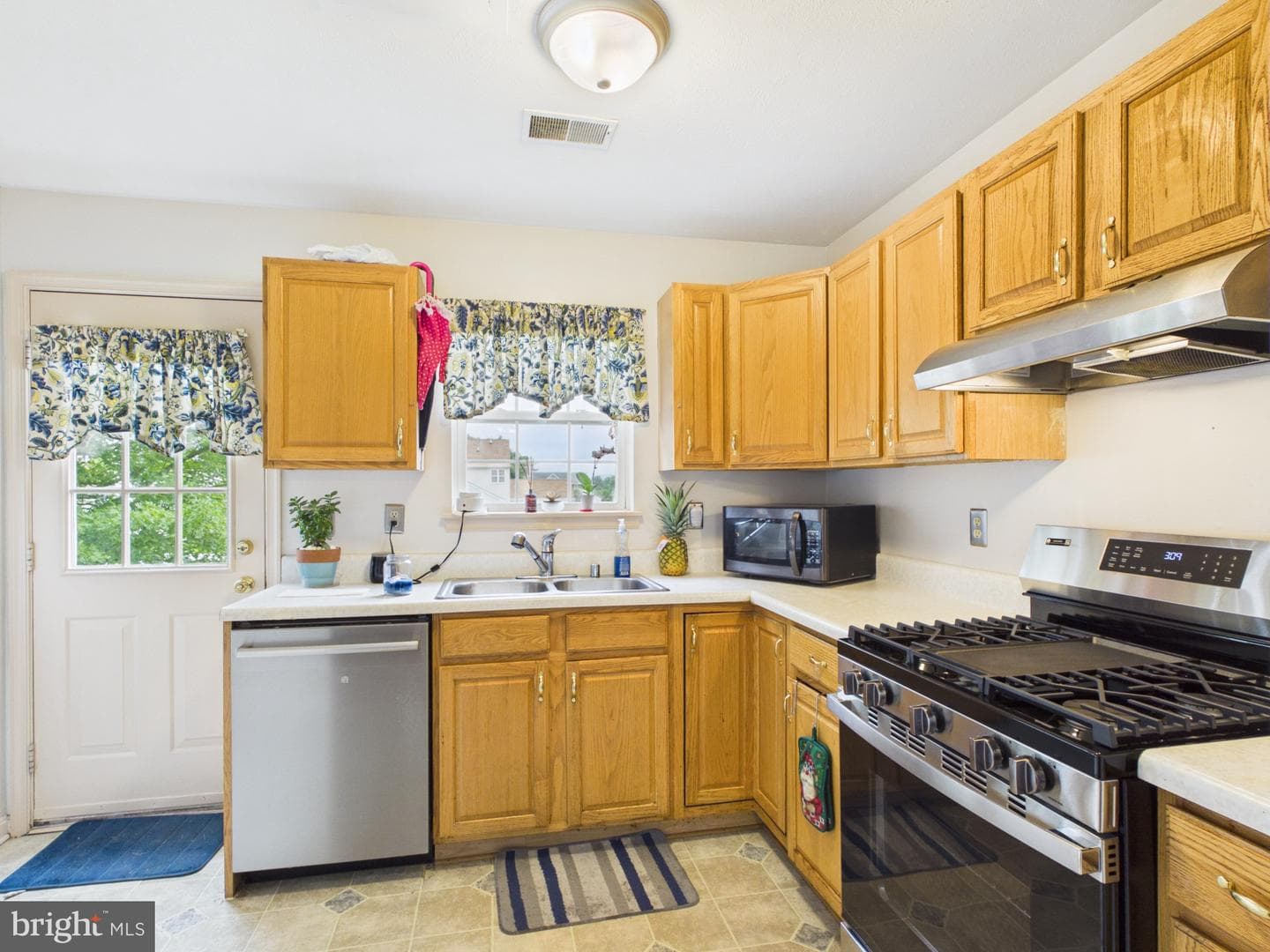 3110 Hackberry Lane photo 10